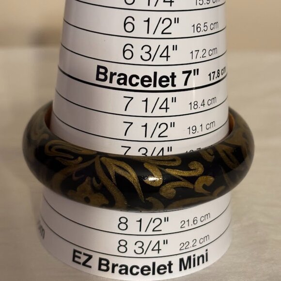 SAVE FOR MONRAQUEL - Beautiful and Colorful Wooden Bracelet - Picture 5 of 9